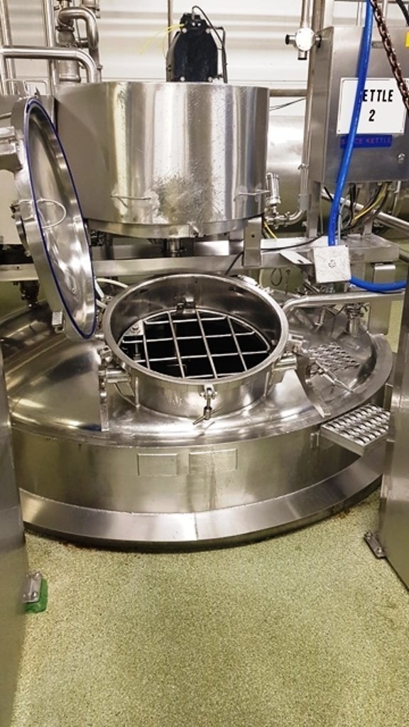 LOT 8 KETTLE