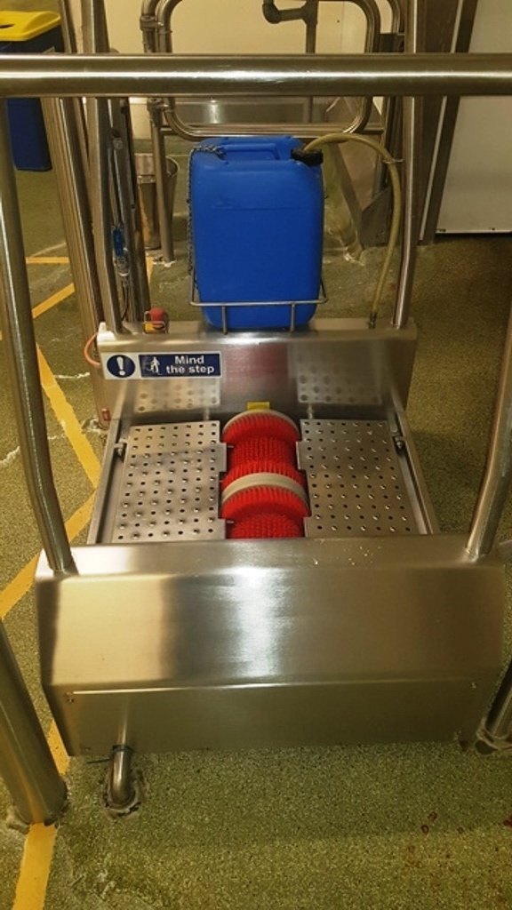 LOT 23 BOOT WASH