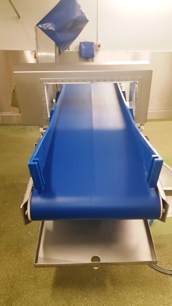 LOT 29 METAL DETECTOR