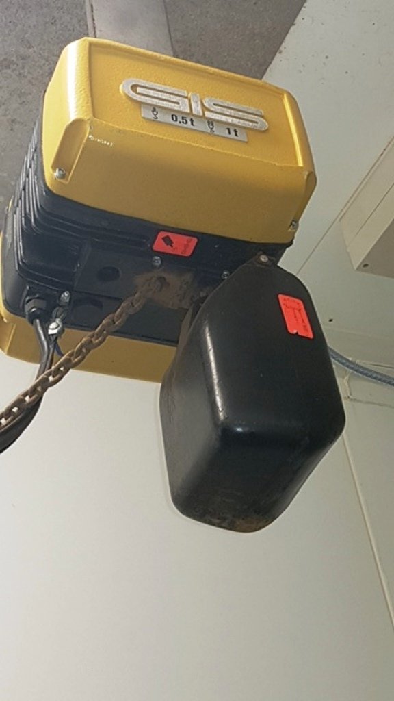 LOT 32 HOIST