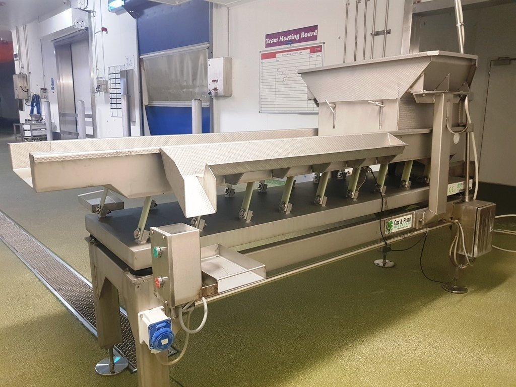 LOT 65 VIBRATORY TABLE
