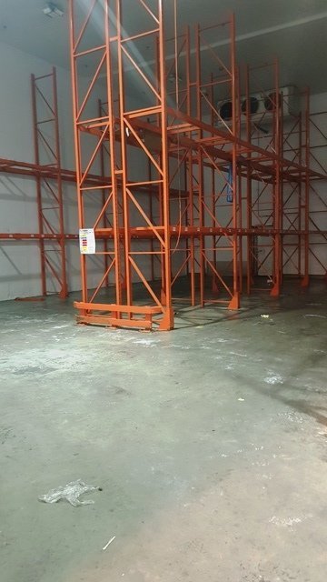 LOT 239 RACKING