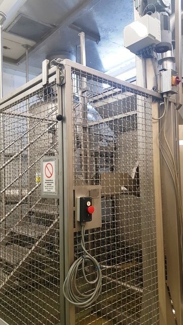 LOT 245 TOTE LIFT