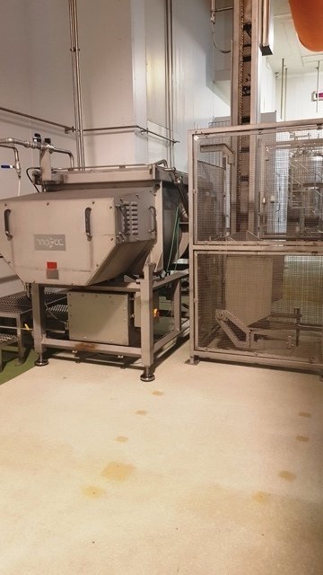 LOT 269 MIXER