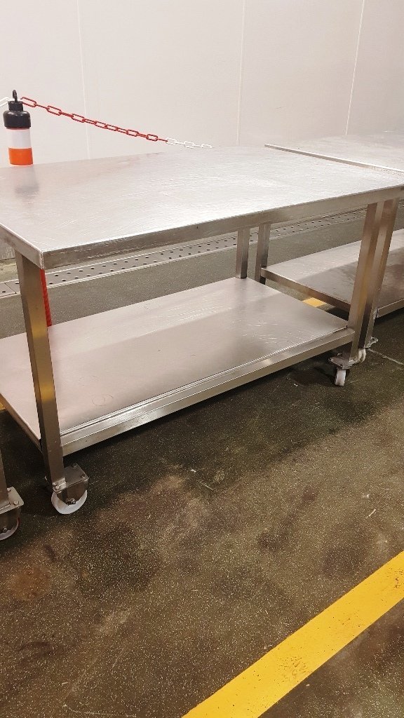 LOT 335 SS TABLE