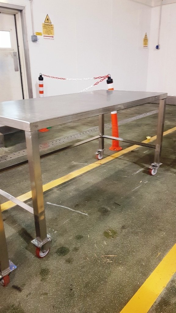 LOT 338 SS TABLE