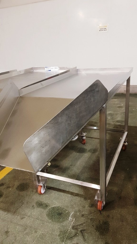 LOT 341 SS TABLE