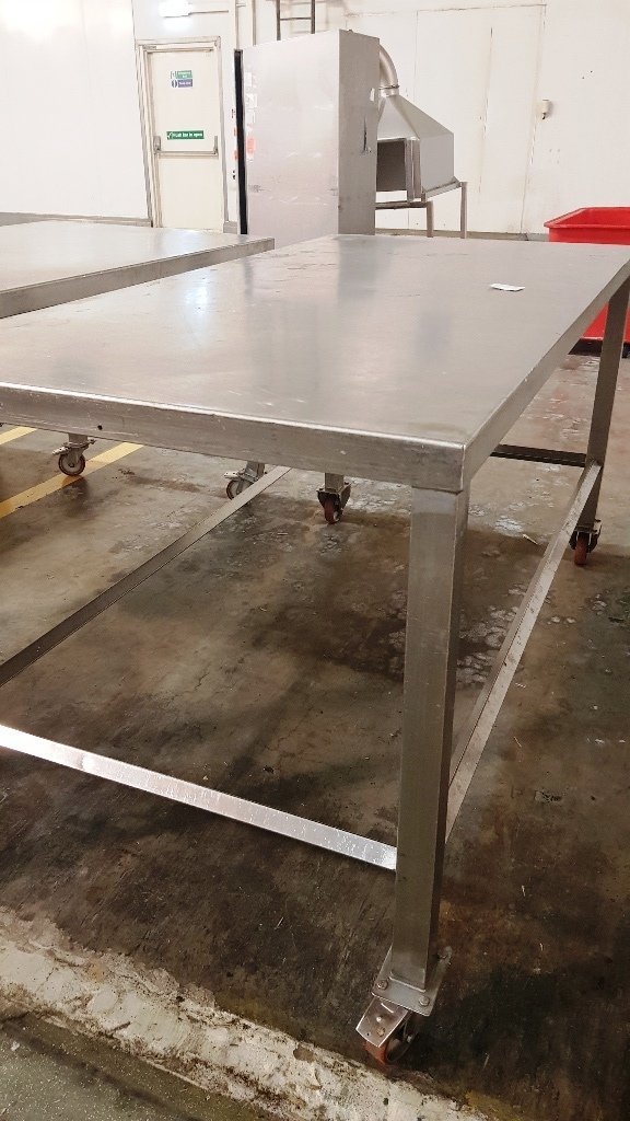 LOT 360 SS TABLE