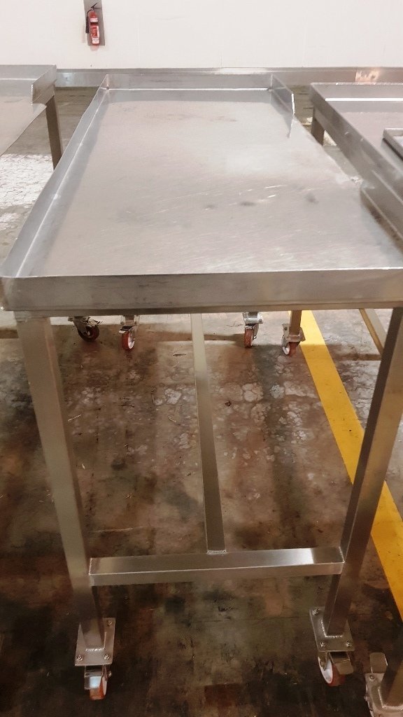 LOT 365 SS TABLE