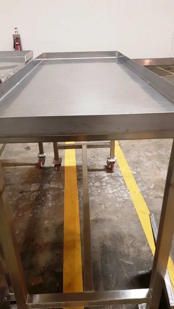LOT 366 SS TABLE