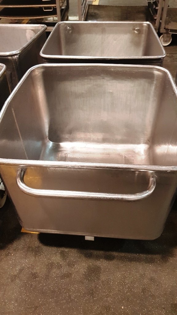 LOT 369 SS TOTE BINS