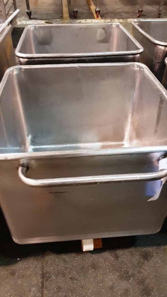 LOT 372 SS TOTE BINS