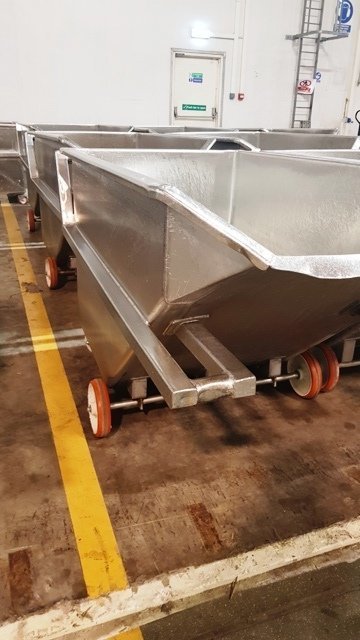 LOT 401 SS BINS