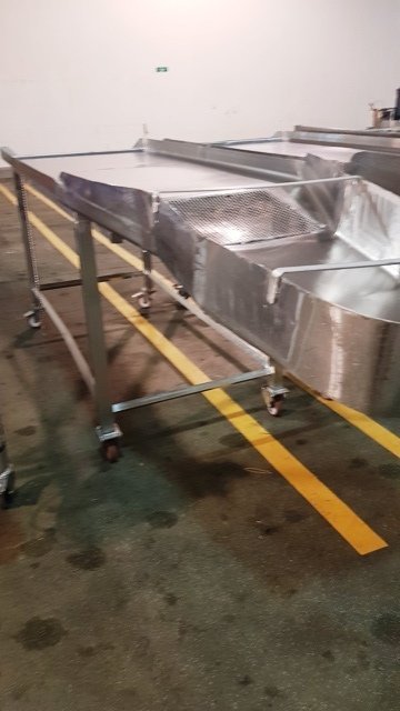 LOT 416 SS TABLE