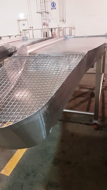 LOT 417 SS TABLE