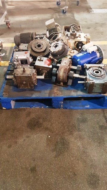 LOT 421 PUMPS MOTORS