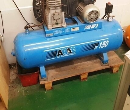 LOT 40 COMPRESSOR
