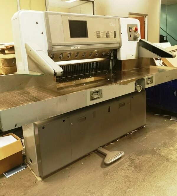 LOT 6 Guillotine