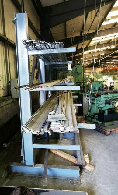 LOT 12 - RACK