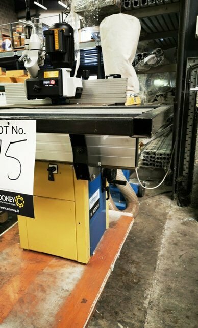 LOT 15 - MOULDER