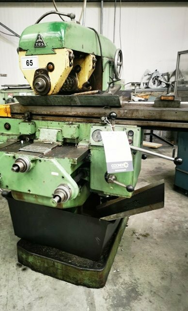 LOT 49 - MILLING MACHINE