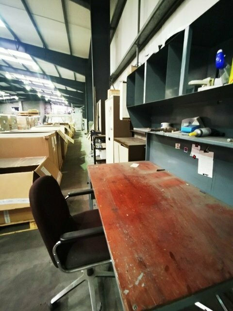 LOT 196 - FURNITURE