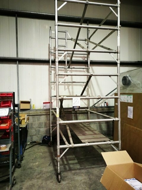 LOT 201 - SCAFFOLD