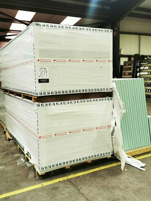 LOT 209 - PANELS