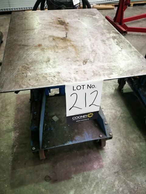 LOT 212 - ELEVATING TABLE