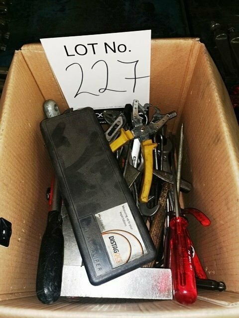 LOT-227-HANDTOOLS