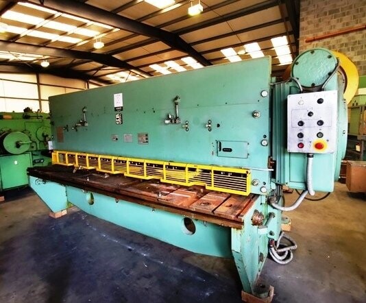 LOT 2 - 12mm Guillotine