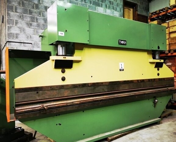 LOT 1 - 5m Press Brake