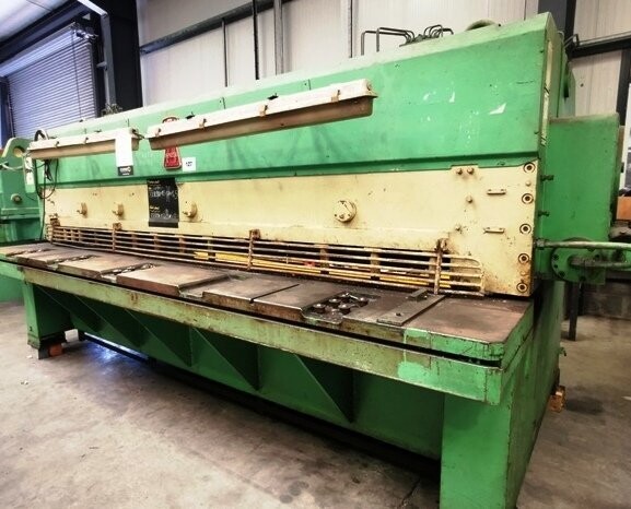 LOT 5 - 6mm guillotine