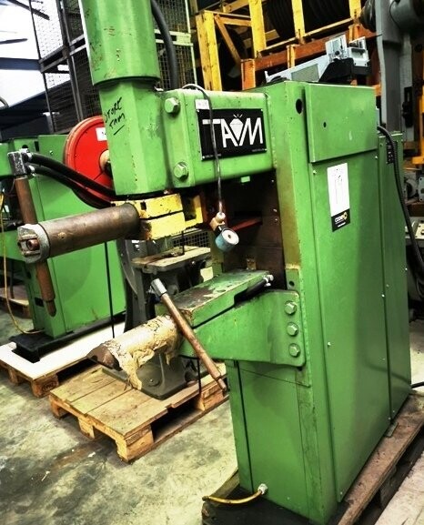 LOT 19 - Spot Welder