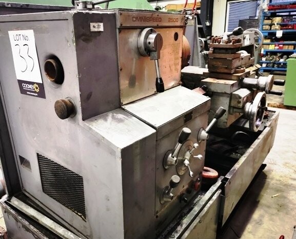 LOT 33 - Lathe