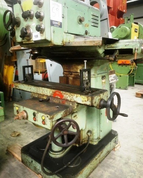 LOT 59 - Milling Machine