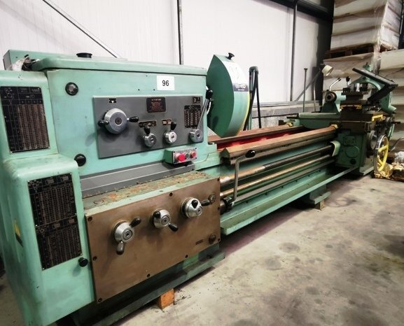 LOT 80 - 3M BC lathe