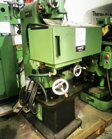 LOT 82 - Milling Machine