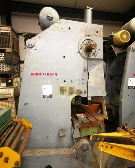 LOT 85 - Frame