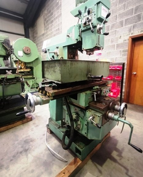 LOT 92 - Milling Machine