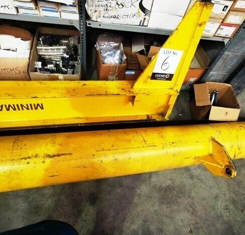 LOT 6 - Pillar Jib