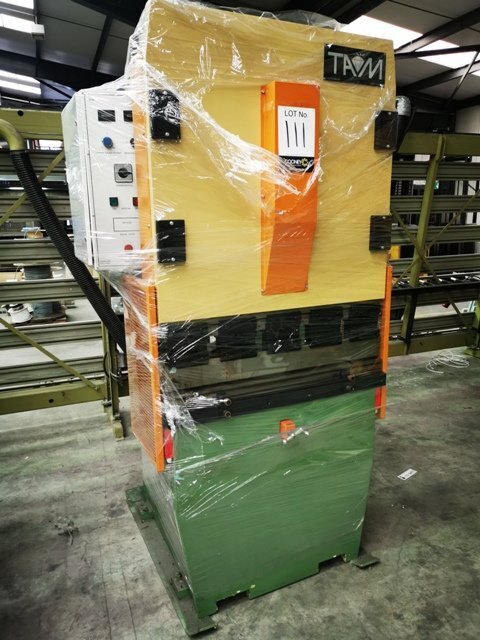 LOT 111 - 1M Press Brake