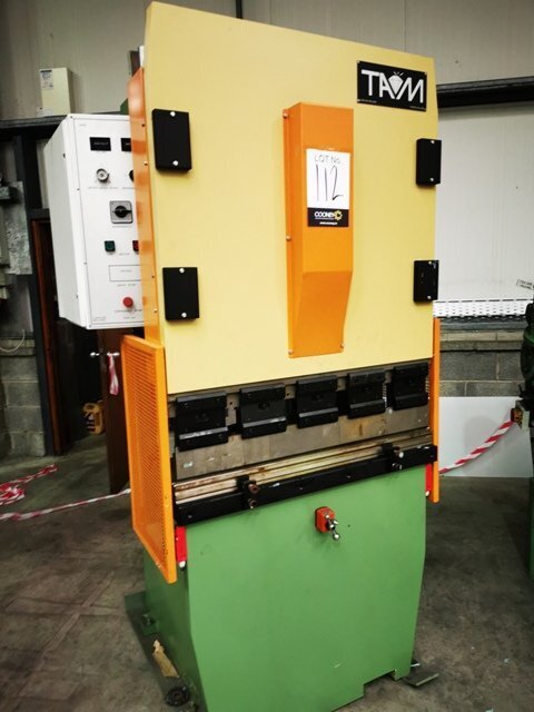 LOT 112 - 1M Press Brake