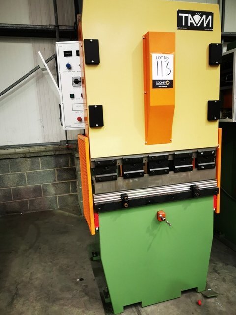 LOT 113 - 1M Press Brake