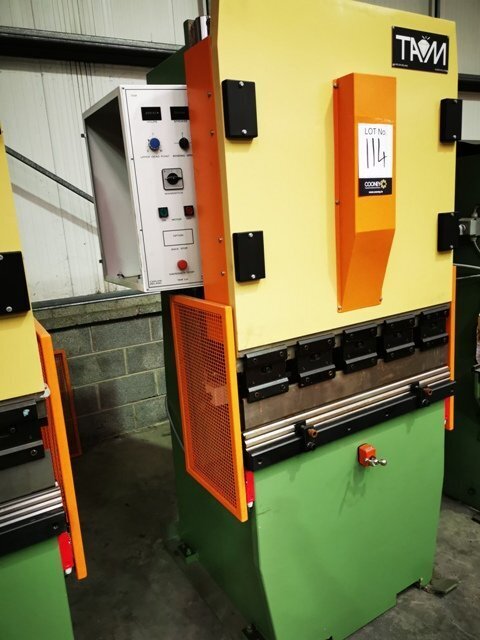 LOT 114 - 1M Press Brake