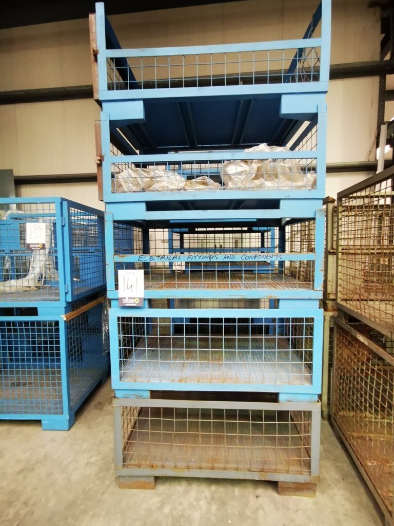 LOT 141 - Cages