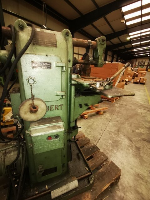 LOT 148 Milling Machine