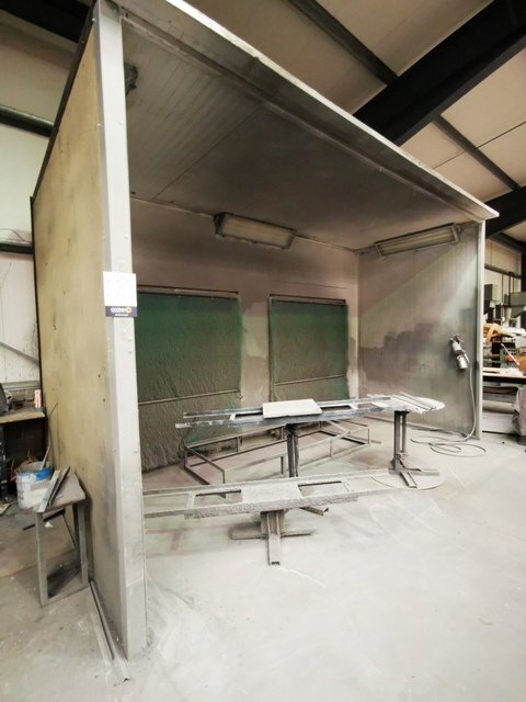 LOT 223 - Spray Booth