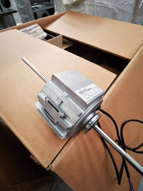 LOT 261 - Motors
