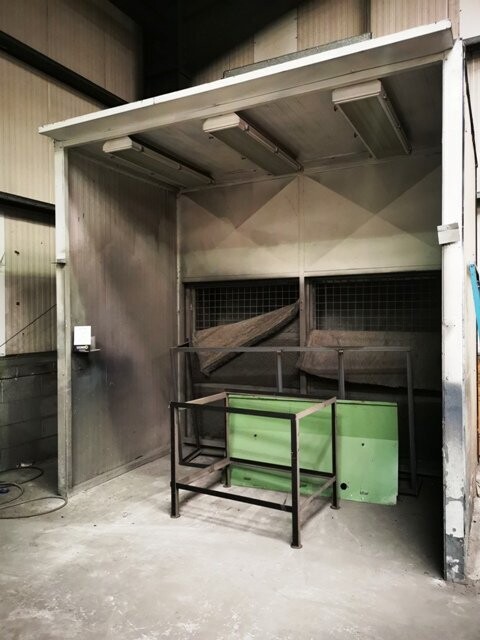 LOT 45  -  SPRAY BOOTH
